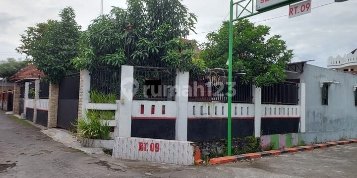 Comfortable Residence in Baturetno Banguntapan - Ideal for Families