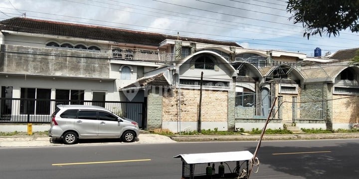 Bangunan Rumah Luas Lokasi Strategis di Baturetno Banguntapan Bantul