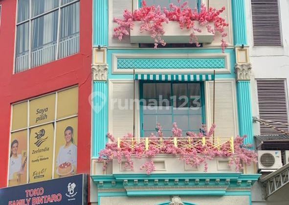 Sumber Traffic Tinggi ,Salon,Cafe & Startup Office, Lokasi 1 Menit Dari Bintaro Xchange Mall