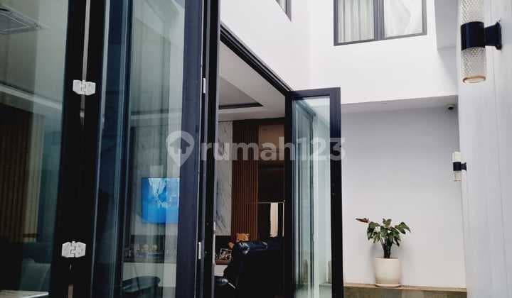 Rumah bagus Mewah Furnish Jalan Lebar di Johar Baru