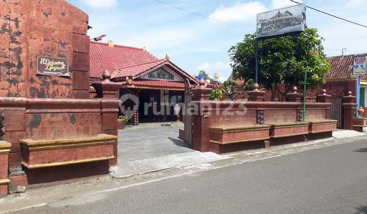 Rumah Strategis Nuansa Tradisional Dekat Dengan Kraton