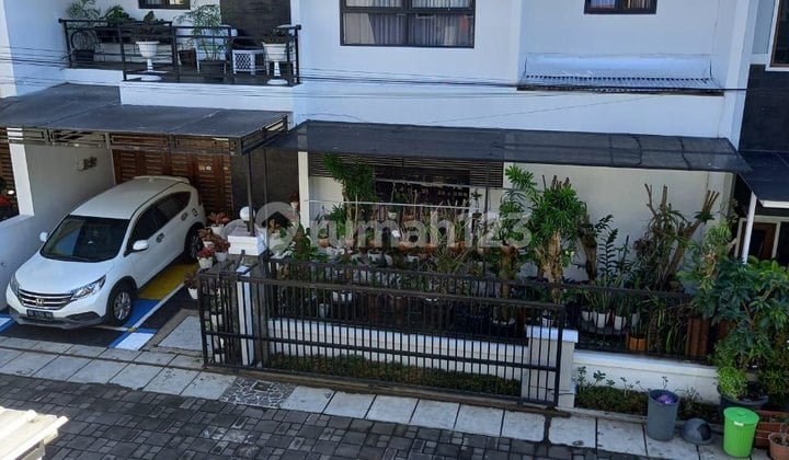 Rumah Dijual Jogja Mewah 2 Lantai Furnished Dalam Perumahan One Gate System Di Sendangadi Mlati Sleman