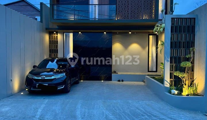 Rumah Mewah Jogja Fully Furnished SHM 4 Kt di Wedomartani Ngemplak Sleman