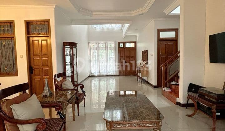 FOR SALE SENOPATI HOOK HOUSE, KEBAYORAN BARU!