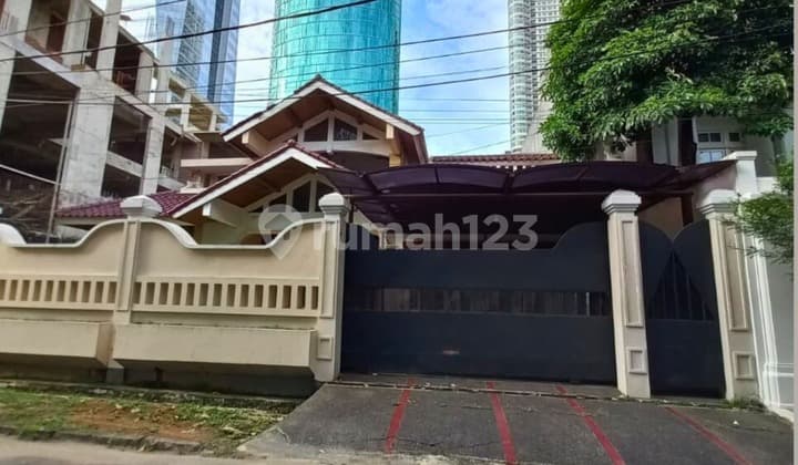 RUMAH DI KUNINGAN JAKARTA SELATAN