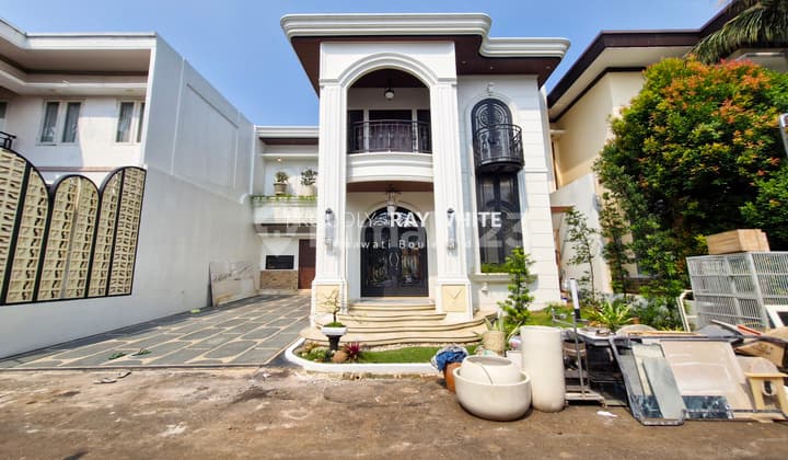 Rumah Minimalis 2 Lt Siap Huni Dalam Townhouse