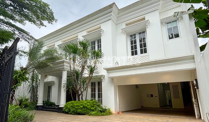 Rumah Classic Dgn Material Import Mewah di Pondok Indah