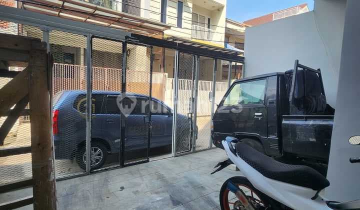 COOL 3-Storey HOUSE READY TO OCCUPY Duri Kepa