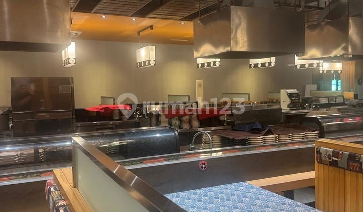 Dijual Gedung Resto 3 Setengah Lantai di Cikarang Jawa barat