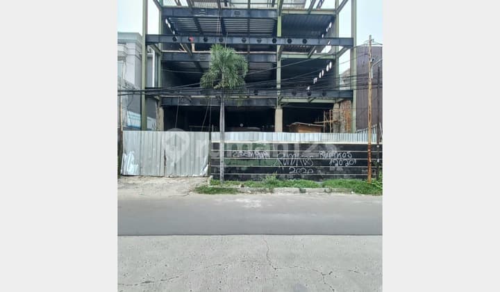 For Sale: 4.5-Story Multifunctional Building, Ready to Use, in Green Garden