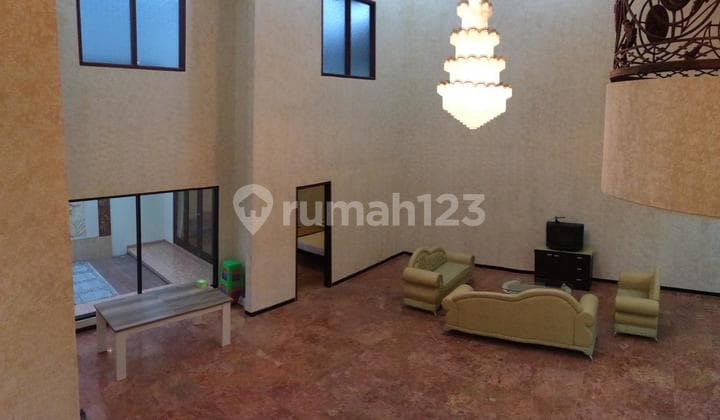 Rumah Full Furnished Di Istana Dieng