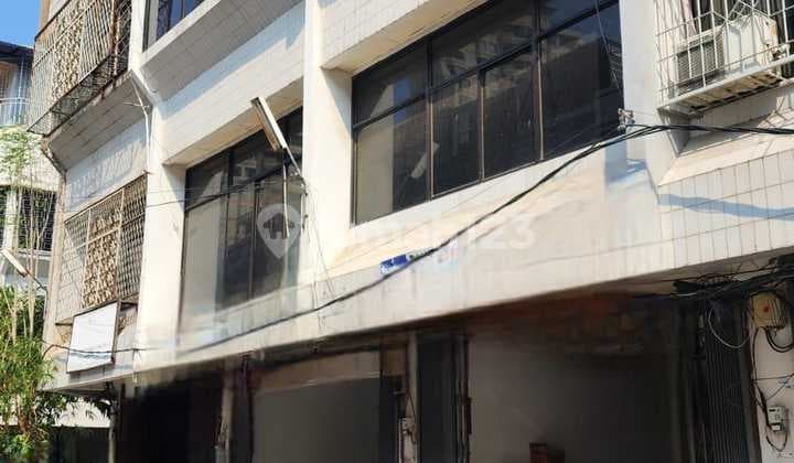 Di JUAL 2 RUKO GANDENG DI JL. PANGERAN JAYAKARTA, KOMPLEK RUKO 117