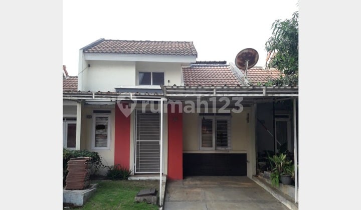 Rare find! Quick sale house for just 1 billion in Kota Baru Parahyangan.