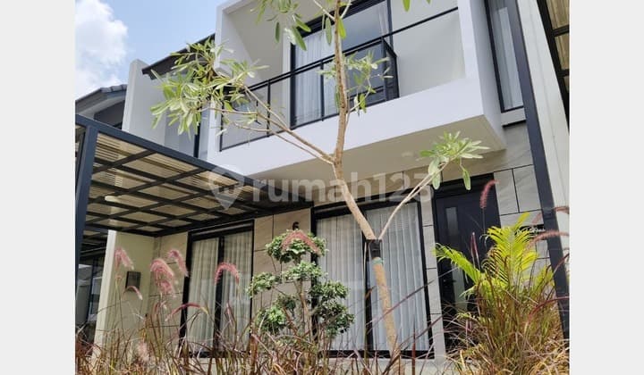New Parahyangan City House with Balinese feel and Swimming Pool