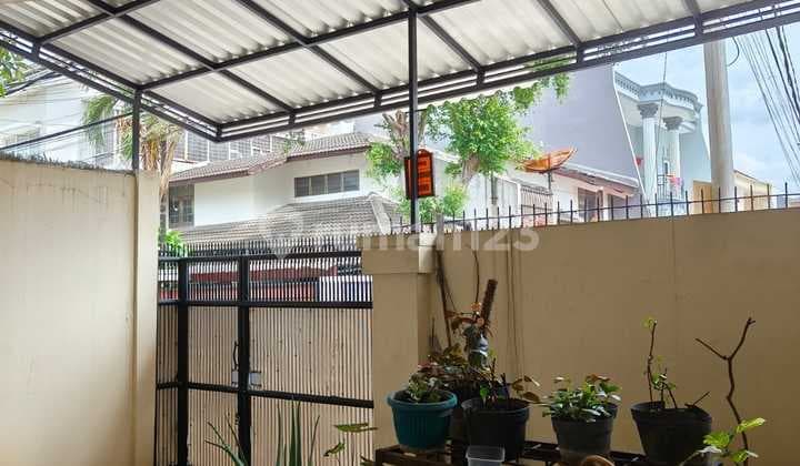 Rumah 2 Lantai, Dekat Central Park Mall, Jakarta Barat