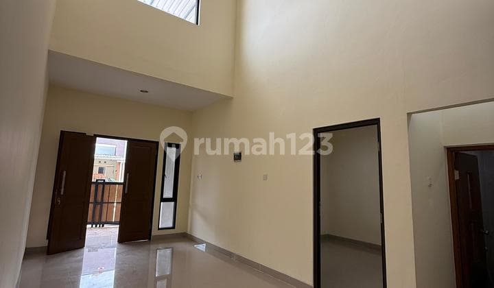 Rumah Cantik, 3 Lantai 6 KT, Siap Huni, BSD, JLi
