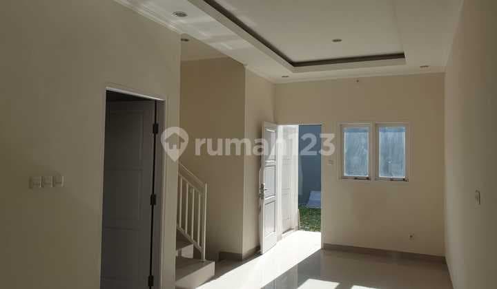 Rumah Baru, Siap Huni, 3KT, Dekat Gerbang TOL Meruya