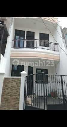 Rumah Mungil, Tanjung Duren, Lokasi Strategis,