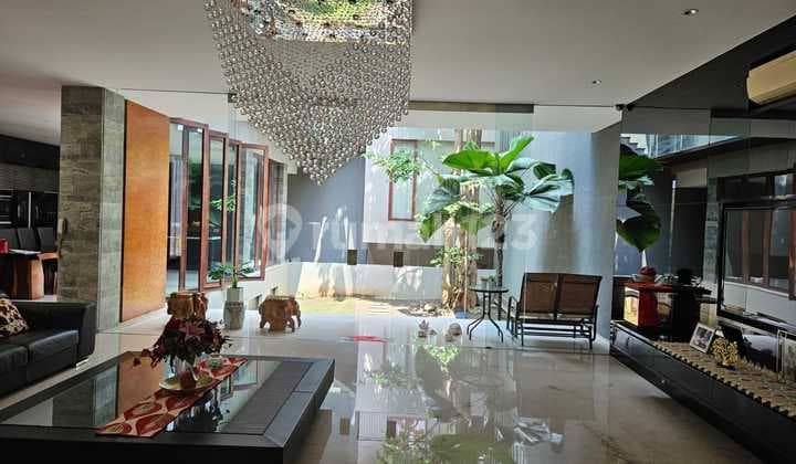 NICE LUXURY MODERN FURNISHED HOUSE Puri Indah