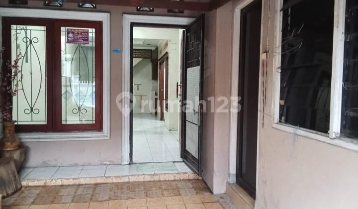 Rumah dengan Lingkungan Islamic, Dekat Gerbang Tol
