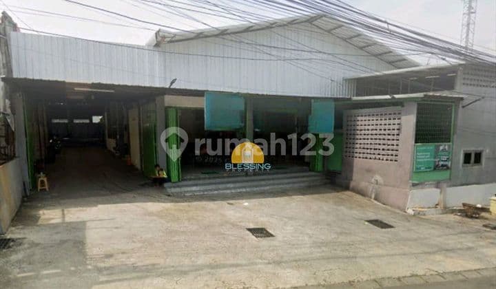 Ruang Usaha Yg Lega Bebas Banjir Di Jalan Raya Kedungmundu