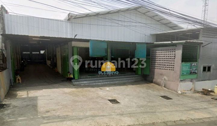 Ruang Usaha Yg Lega Bebas Banjir Di Jalan Raya Kedungmundu