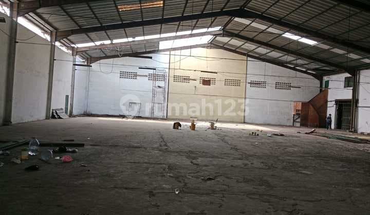 Angke, Jakbar..Disewa Gudang, Minimal Sewa 2 Thn Nego Tipis, Harga Exclude Pajak, Hadap Barat, Akses Kontainer 40F, PLN 33000W,Air Pam dan Sumur.-Wt