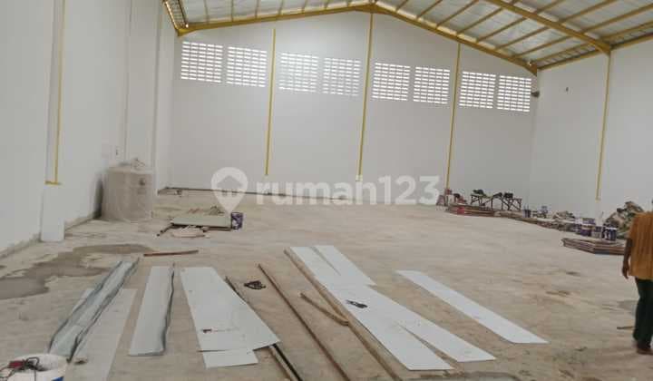 Pergudangan Kavling DPR, Cipondoh, Tgr..Disewa Gudang Baru 1 Lt, Hadap Timur, Minimal Sewa 2 Thn, Akses Kontainer 40F, Pemilik Pakai Nama Perorangan, Jika sudah masuk Deposit akan Segera di Finishing Gudangnya.