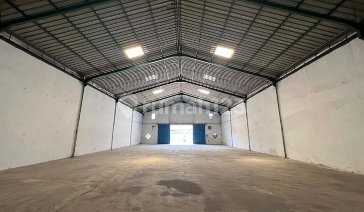 Pantai Indah Dadap, Kosambi, Dadap, Tangerang. For rent: Warehouse and Office Ready to Use, Rental Price is Net, Deposit 15 Million, Southeast Facing, 40F Container Access, 2200W Electricity, Includes Office, 1 Bathroom. -Rr