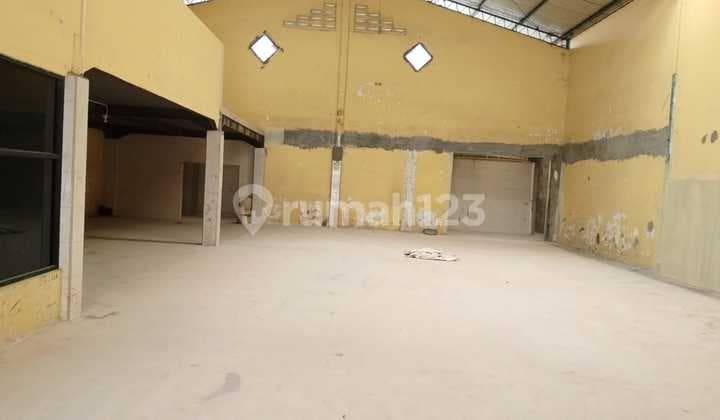 Pergudangan Duta Indah, Daan Mogot, Jakbar..Disewa Gudang, Minimal Sewa 2 Thn, Deposit 20Jt, Loading Dock, Parkiran Sharing, Akses Kontainer 40F, Pemilik Pakai Nama Perorangan, PLN 4400W.-Wt