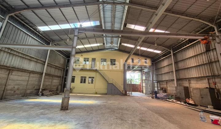 Komplek Pergudangan Kavling Dpr, Cipondoh, Tgr..Disewa Gudang dan Kantor, Akses Kontainer 40F, Ada Dapur, Mess Depan Belakang, Air Tanah Bagus, Pompa dan Tangki Air Ada 2, Ada Hoist Max 3 Ton.-M4xp.d3s.