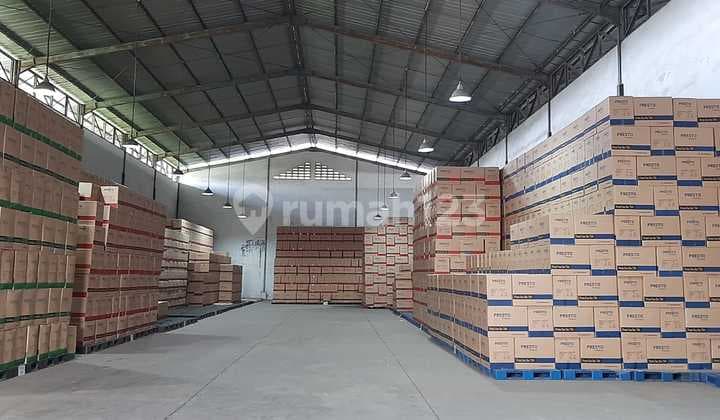 Kamal Muara, Penjaringan, North Jakarta. For Rent: 2 Attached Warehouse Units, Currently Tenanted, Ready June 2026, 40ft Container Access, Electricity 7,000W.-L1n