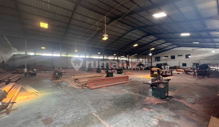 Kawasan Industri Agarindo Sukamantri, Pasar Kemis, Tgr..Dijual Gudang Bagus, Ada Kantor 2 LT, Hadap Selatan dan Barat, Ada Mess Karyawan, Akses Kontainer 40F, Bebas Banjir, 15Mnt Gerbang Tol Bitung, Listrik 100000W, Shm.-Rr