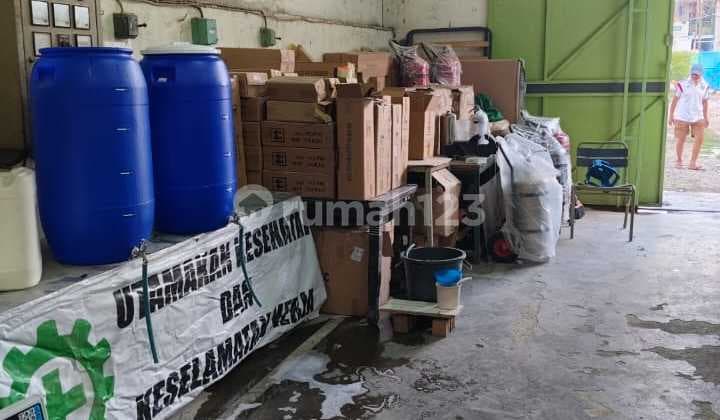 Tegal Alur, Kalideres, Jakbar..Disewa Gudang, Tidak Mau untuk Mbg, Akses Mobil Double, Ada 1 Kantor, 1 Dapur, 2 Ruangan, PLN 33000W.-Olf