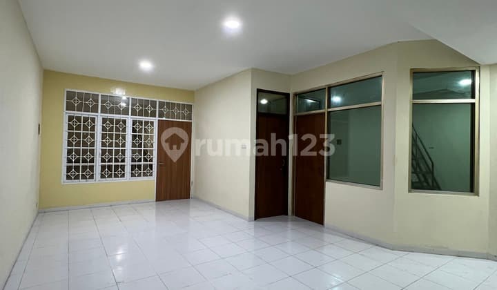 Rumah 1½ Lantai Siap Huni Bagus Dan Strategis Di Sunter Jakut