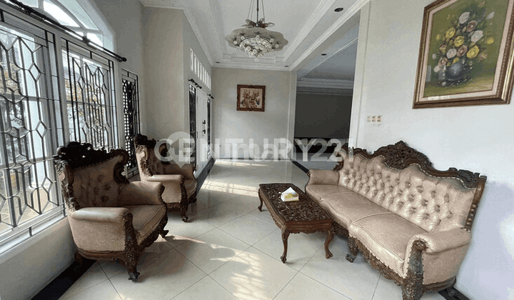 Rumah Bagus Bebas Banjir di Jati Rawamangun S7472