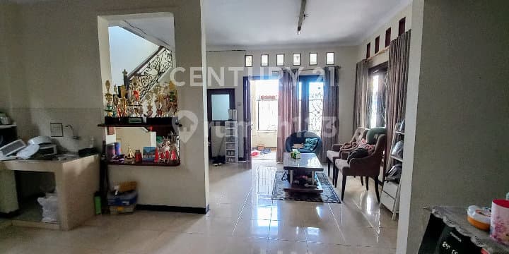 Rumah Hook 2 Lantai di Cipinang Timur S4929