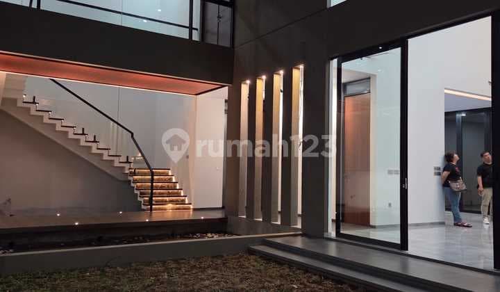 Rumah Mewah di Kawasan Elit Summarecon Bandung