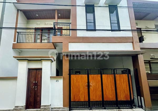 Amr-023. Edy Minimalist 2-Story House, Strategic Location Near Warmadewa Campus - Ready to Occupy in Pakis Aji, Denpasar!