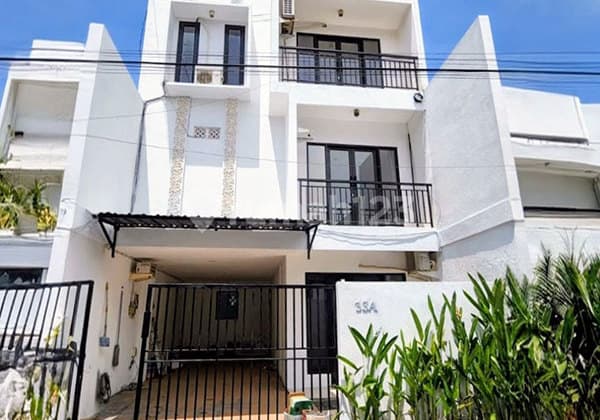 Dijual Rumah Minimalis 4 Lantai dengan Rooftop Ocean View di Central Canggu
