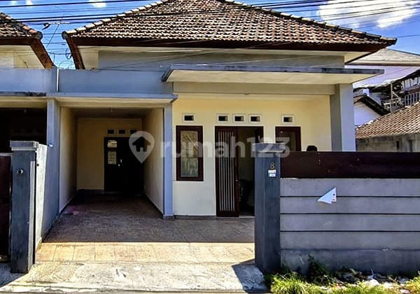 Amr-305.Ok | Rumah Nyaman Disewakan di Monang Maning - Lokasi Strategis Denpasar Barat!