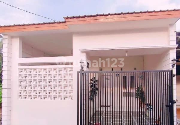 2 Rumah Dekat Area Perkantoran Di Buahbatu