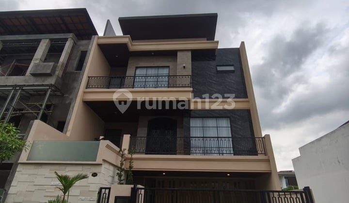 Rumah Mewah Siap Huni Citraland Emerald Mansion