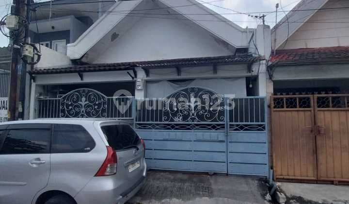 Rumah Minimalis Sederhana Dekat dengan Pusat Perbelanjaan Ploso Tmur