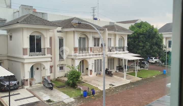 For Rent Spacious House in Ilrosa Gading Serpong Near Tarakanita School, Paramount Market, Sinpasa, SMS Mall, UMN Campus, UPH Campus, Close to Legok, Etc.