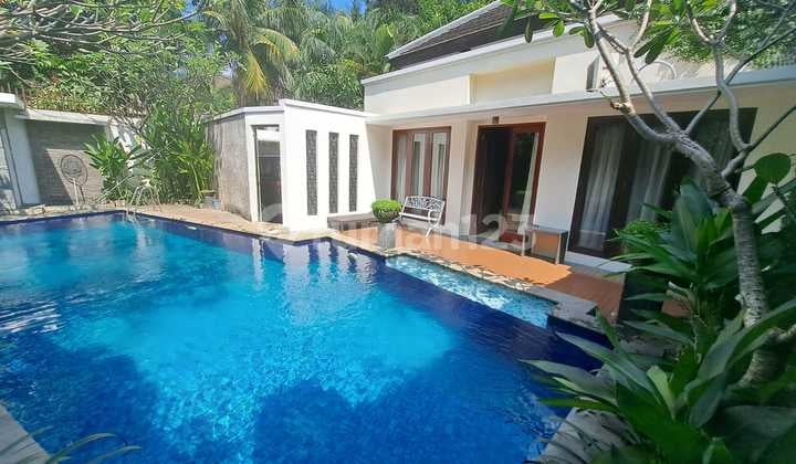 Rumah Dijual di Radio Dalam Fasilitas Kolam Renang Posisi Hook