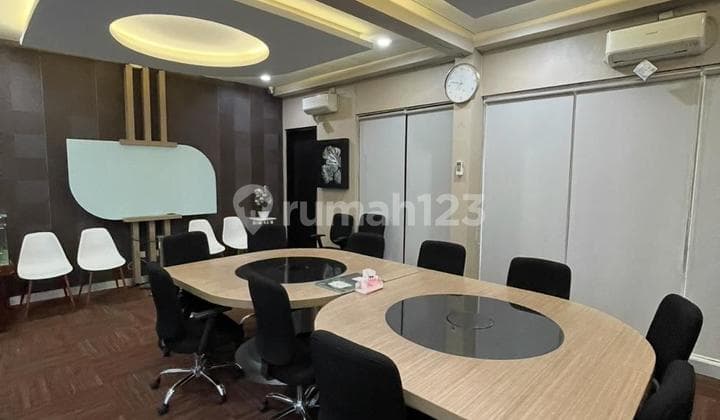 Gedung Kantor 3 Lantai Lokasi Strategis di Jl Anggrek Loka BSD
