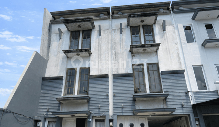 SHOPHOUSE FOR SALE IN BANGKA KEMANG, SOUTH JAKARTA