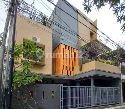 RUMAH DIJUAL DI TEBET JAKARTA SELATAN SIAP HUNI