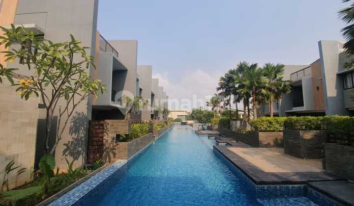 RUMAH MEWAH BARU DALAM TOWNHOUSE PRIVATE POOL DI BANGKA KEMANG
